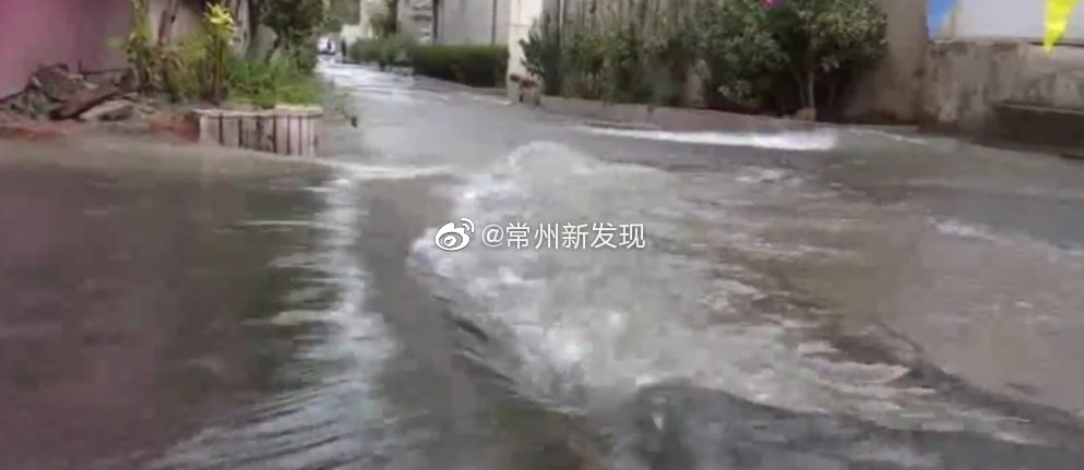 宁波海水倒灌现象引发街边商户关注与呼声