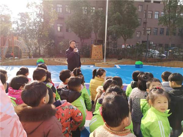 保障校园安全，从幼儿园到小学的教育护航之路