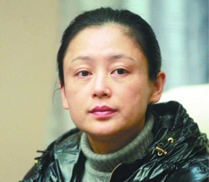 蔡磊夫人个人魅力与背后故事探索，照片揭示的生活点滴