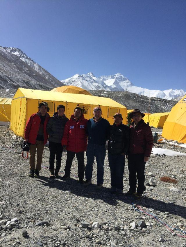 带娃登山突遇意外，安全警钟再次敲响