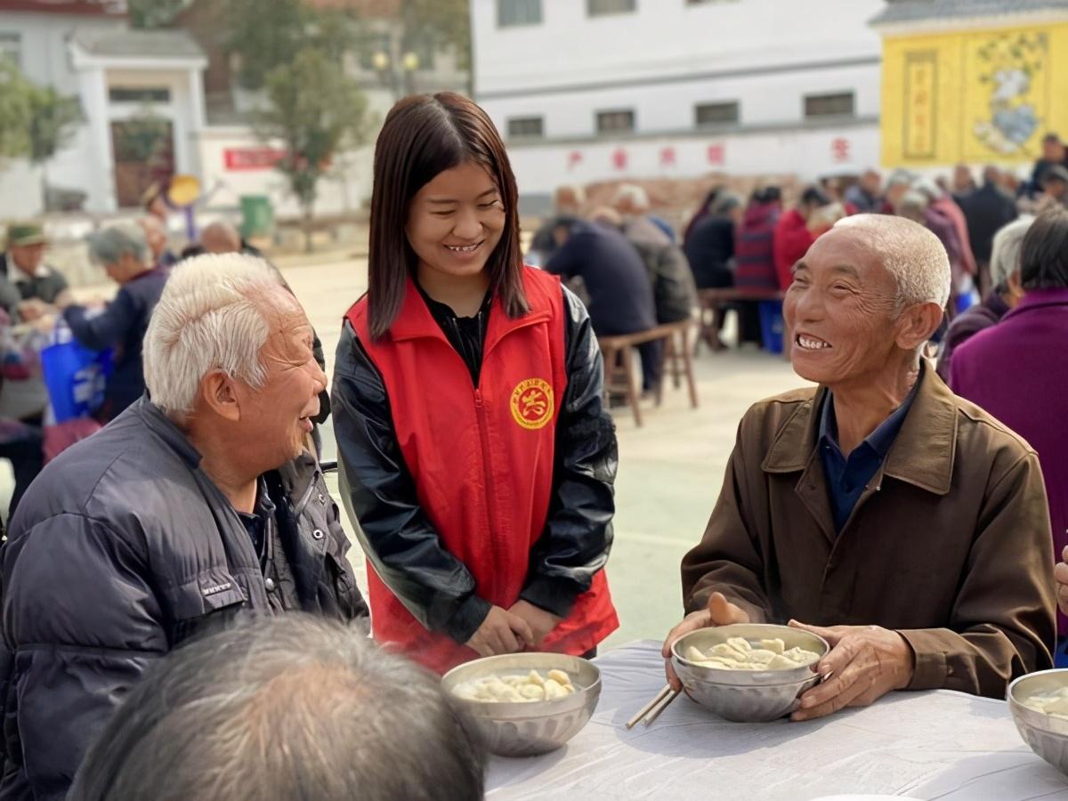 重阳节是否应吃饺子，传统习俗的探讨与解析