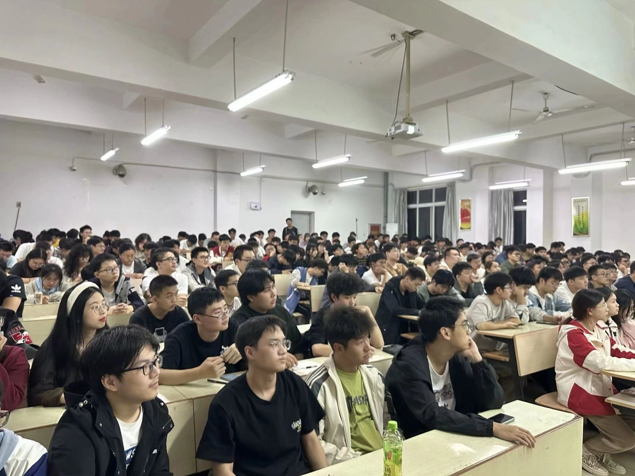 赣南科技学院华为产业学院，产教融合的新典范